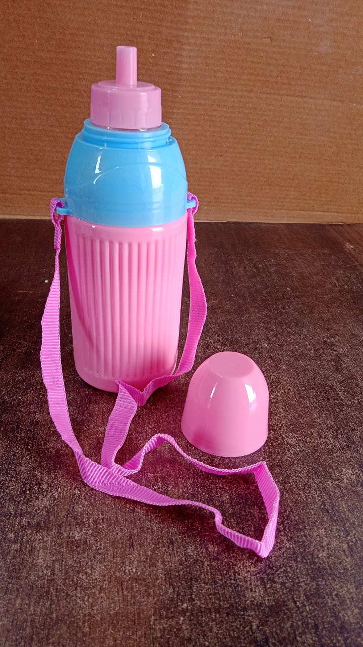 500ML Kids Insulated Plastic Water Bottle (1 Pc) 500ML Kids Insulated Plastic Water Bottle (1 Pc)